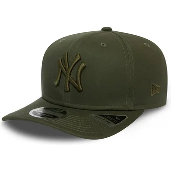curva-snapback-9fifty-stretch-snap-league-essential-new-york-yankees-mlb-new-era