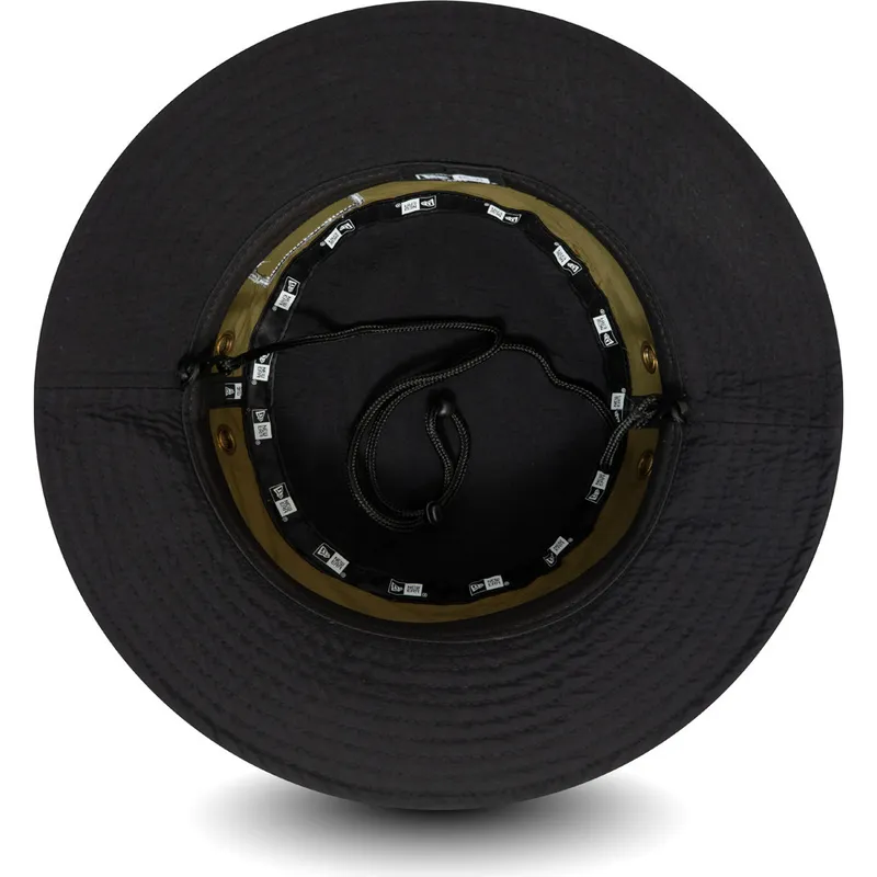 bucket-negro-y-verde-panelled-adventure-new-era