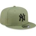 plana-snapback-negro-9fifty-league-essential-new-york-yankees-mlb-new-era