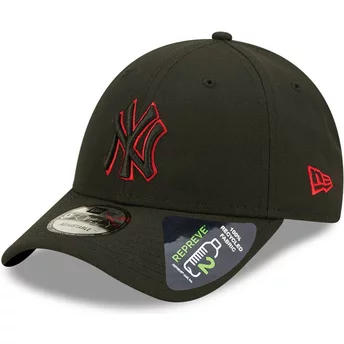 New Era Curved Brim Red Logo 9FORTY Neon Pack REPREVE New York Yankees MLB Black Snapback Cap