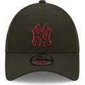 curva-snapback-9forty-neon-pack-repreve-new-york-yankees-mlb-new-era