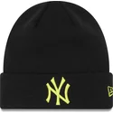 league-essential-cuff-new-york-yankees-mlb-new-era