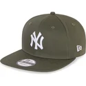 plana-snapback-9fifty-essential-new-york-yankees-mlb-new-era