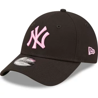 New Era Curved Brim Youth Pink Logo 9FORTY League Essential New York Yankees MLB Black Adjustable Cap