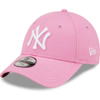 New Era Curved Brim Youth 9FORTY League Essential New York Yankees MLB Pink Adjustable Cap