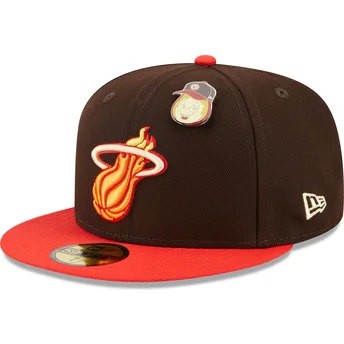 Καπέλα επίπεδη καφέ προσαρμοσμένο 59FIFTY The Elements Fire Pin από Miami Heat NBA από New Era