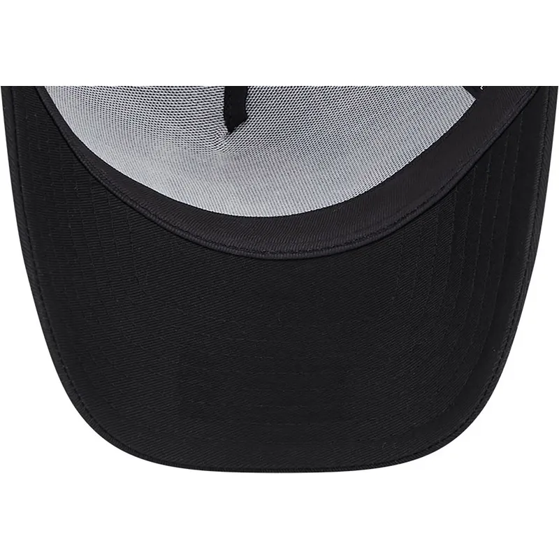 curva-snapback-a-frame-coyote-y-correcaminos-looney-tunes-new-era