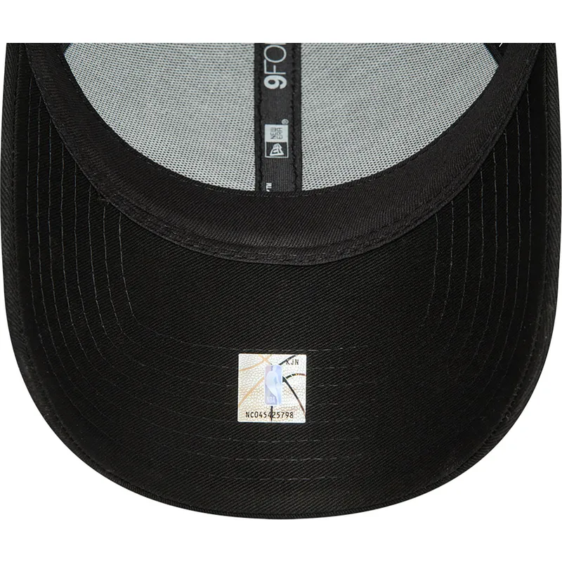curva-9forty-metallic-badge-chicago-bulls-nba-new-era curva-9forty-metallic-badge-chicago-bulls-nba-new-era