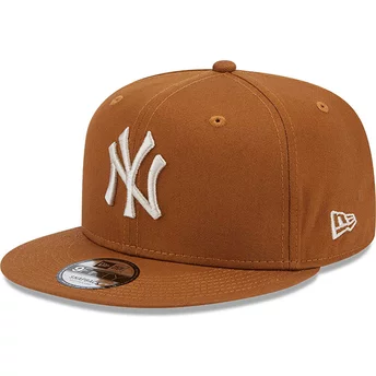 New Era Flat Brim 9FIFTY League Essential New York Yankees MLB Brown Snapback Cap