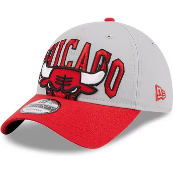New Era Curved Brim 9TWENTY Tip Off 2023 Chicago Bulls NBA Grey and Red Adjustable Cap