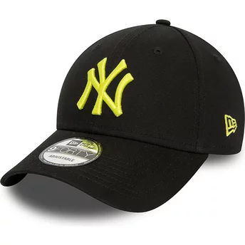 New Era Curved Brim Yellow Logo 9FORTY League Essential New York Yankees MLB Black Adjustable Cap