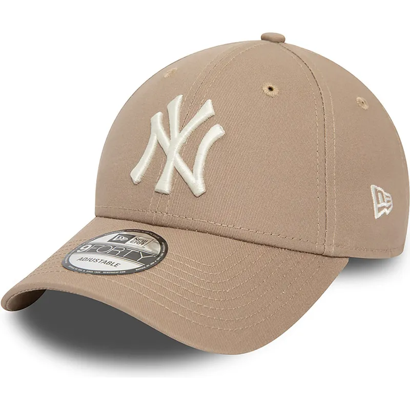 curva-claro-9forty-league-essential-new-york-yankees-mlb-new-era curva-claro-9forty-league-essential-new-york-yankees-mlb-new-era
