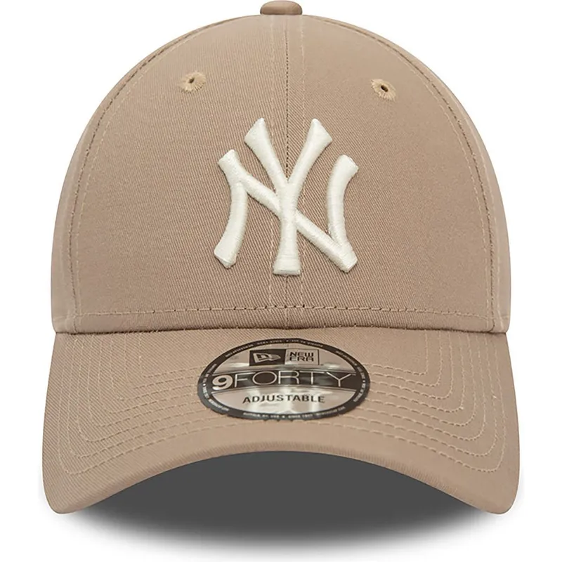 curva-claro-9forty-league-essential-new-york-yankees-mlb-new-era curva-claro-9forty-league-essential-new-york-yankees-mlb-new-era