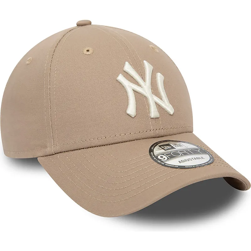 curva-claro-9forty-league-essential-new-york-yankees-mlb-new-era curva-claro-9forty-league-essential-new-york-yankees-mlb-new-era