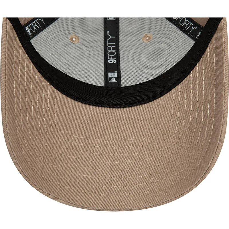 curva-claro-9forty-league-essential-new-york-yankees-mlb-new-era curva-claro-9forty-league-essential-new-york-yankees-mlb-new-era