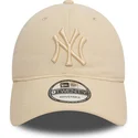 new-era-curved-brim-9twenty-league-essential-new-york-yankees-mlb-beige-adjustable-cap-with-beige-logo