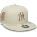 new-era-flat-brim-9fifty-original-fit-world-series-new-york-yankees-mlb-beige-snapback-cap-with-beige-logo
