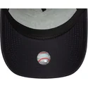 trucker-logo-a-frame-outline-new-york-yankees-mlb-new-era