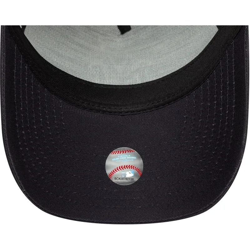 trucker-logo-a-frame-outline-new-york-yankees-mlb-new-era