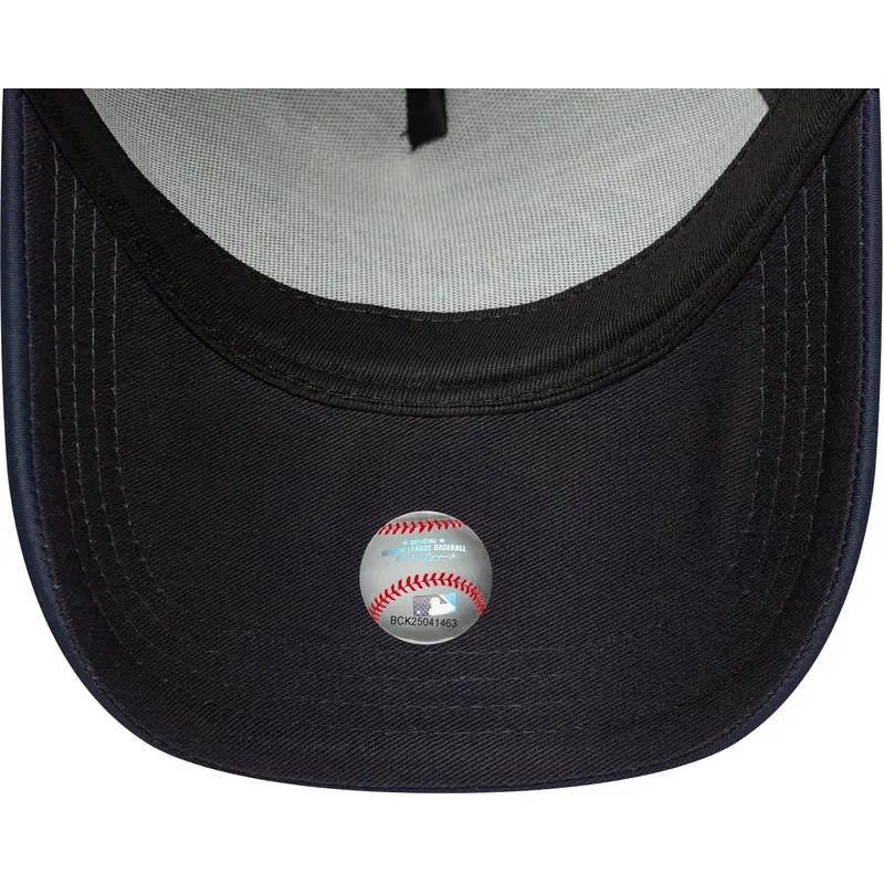 trucker-a-frame-script-new-york-yankees-mlb-new-era