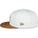 new-era-flat-brim-59fifty-chrome-toast-side-patch-new-york-yankees-mlb-white-and-brown-fitted-cap