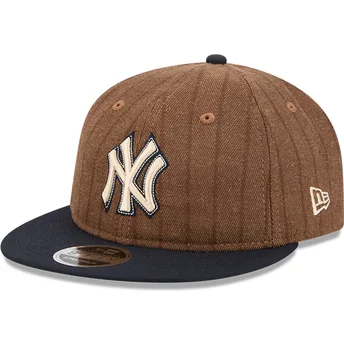Καπέλα επίπεδη καφέ ρυθμιζόμενη ταινία 9FIFTY Retro Crown Wool Pinstripe από New York Yankees MLB από New Era
