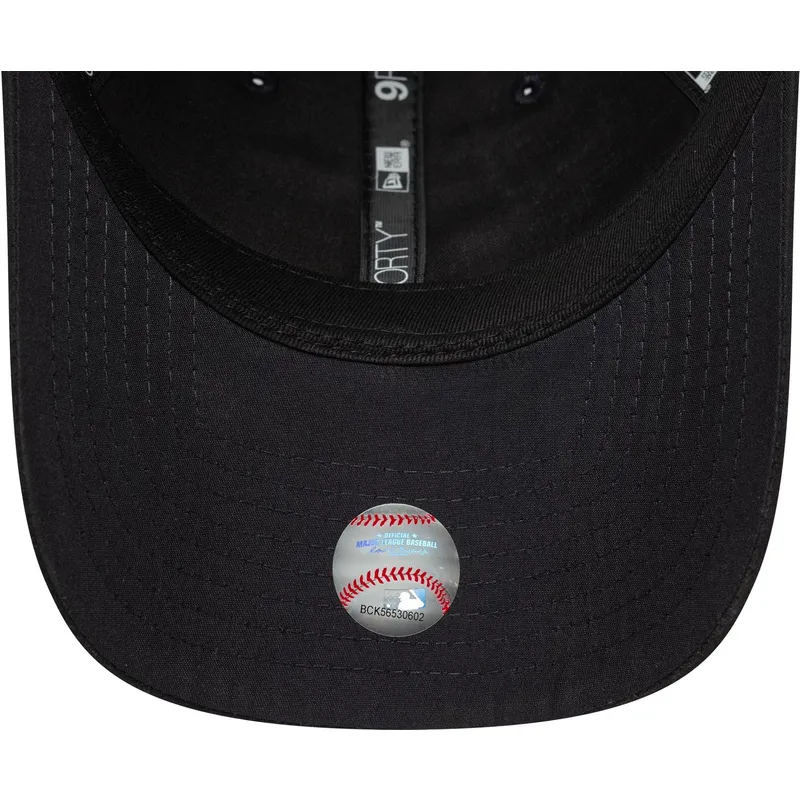 9forty-pin-new-york-yankees-mlb-new-era