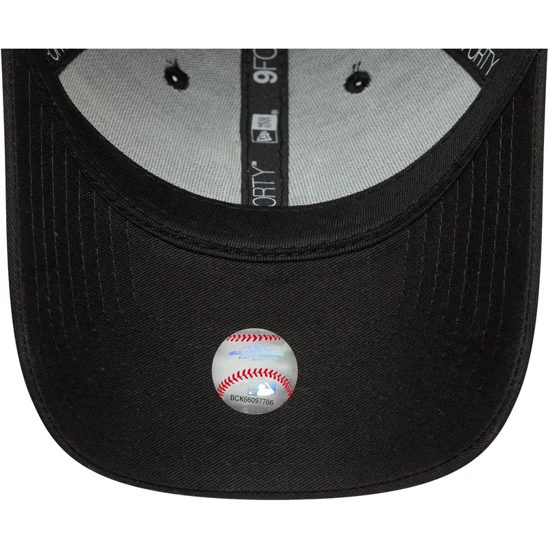 9forty-outline-new-york-yankees-mlb-new-era