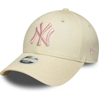 New Era Curved Brim Women Pink Logo 9FORTY League Essential New York Yankees MLB Beige Adjustable Cap