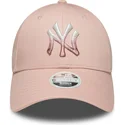 new-era-curved-brim-women-9forty-metallic-logo-new-york-yankees-mlb-pink-adjustable-cap