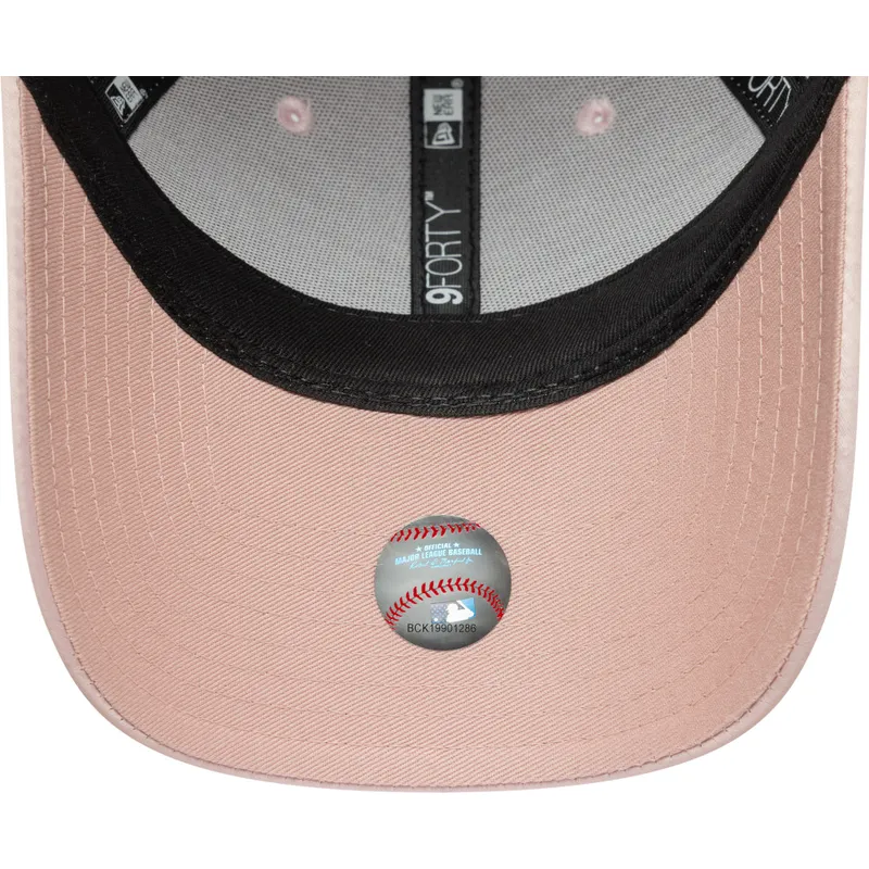9forty-satin-bow-back-new-york-yankees-mlb-new-era