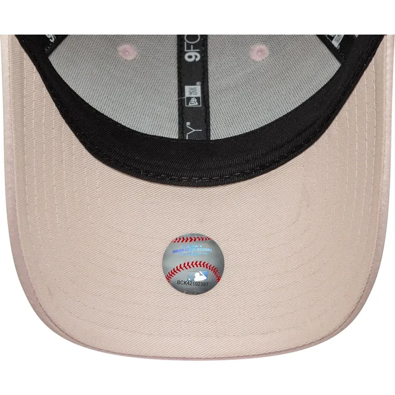 9forty-satin-new-york-yankees-mlb-new-era