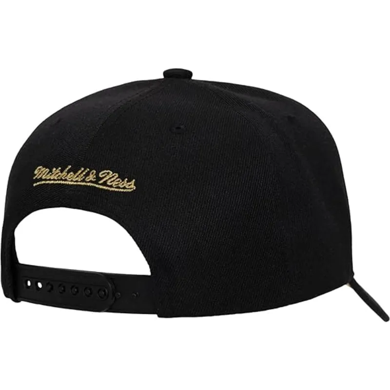mitchell-ness-curved-brim-pinned-gold-pro-chicago-bulls-nba-black-snapback-cap