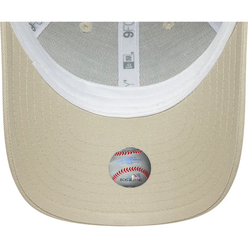 new-era-youth-orange-logo-9forty-homefield-new-york-yankees-mlb-beige-adjustable-trucker-hat