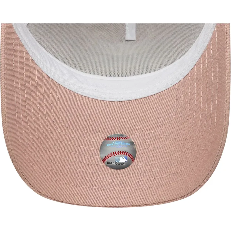 trucker-logo-a-frame-outline-new-york-yankees-mlb-new-era trucker-logo-a-frame-outline-new-york-yankees-mlb-new-era