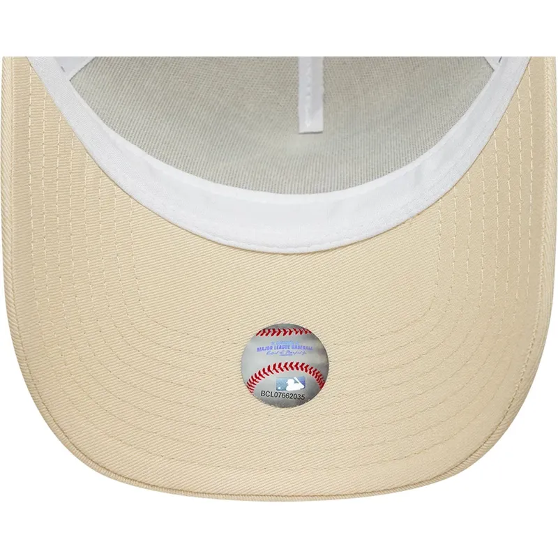 trucker-a-frame-outline-new-york-yankees-mlb-new-era