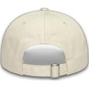 curved-khaki-statue-just-kids-the-90s-homenage