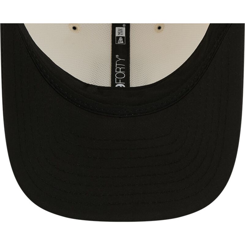 new-era-curved-brim-9forty-m-crown-training-pack-2026-las-vegas-raiders-nfl-beige-and-black-snapback-cap
