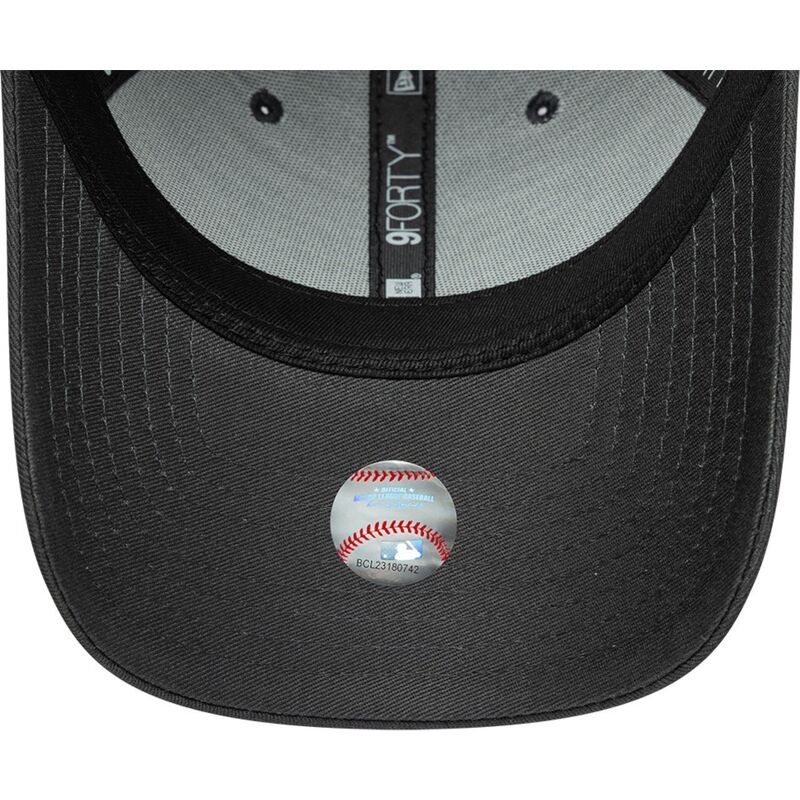 9forty-metallic-outline-new-york-yankees-mlb-new-era 9forty-metallic-outline-new-york-yankees-mlb-new-era