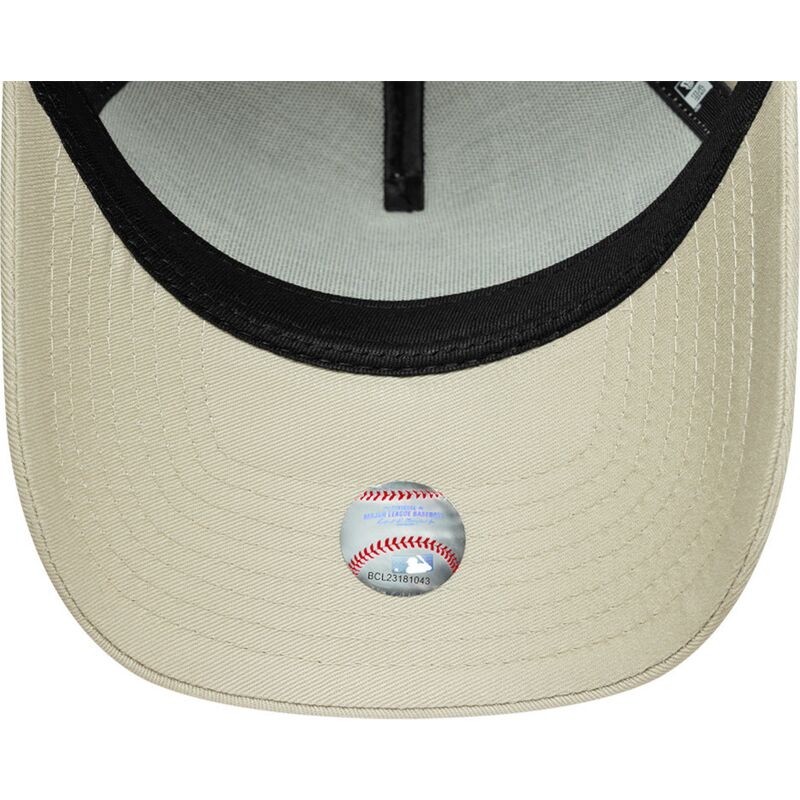 snapback-dorado-e-frame-metallic-outline-new-york-yankees-mlb-new-era snapback-dorado-e-frame-metallic-outline-new-york-yankees-mlb-new-era