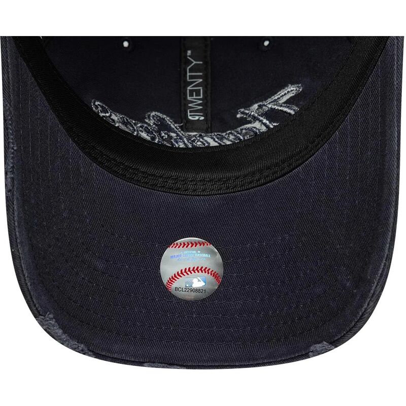 9twenty-distress-wordmark-new-york-yankees-mlb-new-era