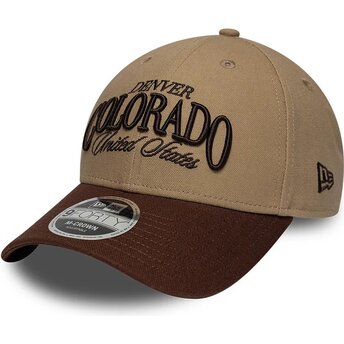 Καπέλα καμπύλη καφέ ρυθμιζόμενη ταινία 9FORTY M-Crown Wordmark από Denver Colorado από New Era