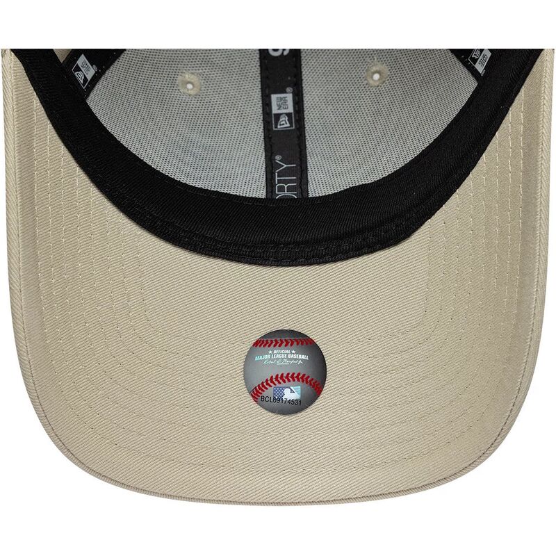 9forty-fruit-icon-strawberry-new-york-yankees-mlb-new-era